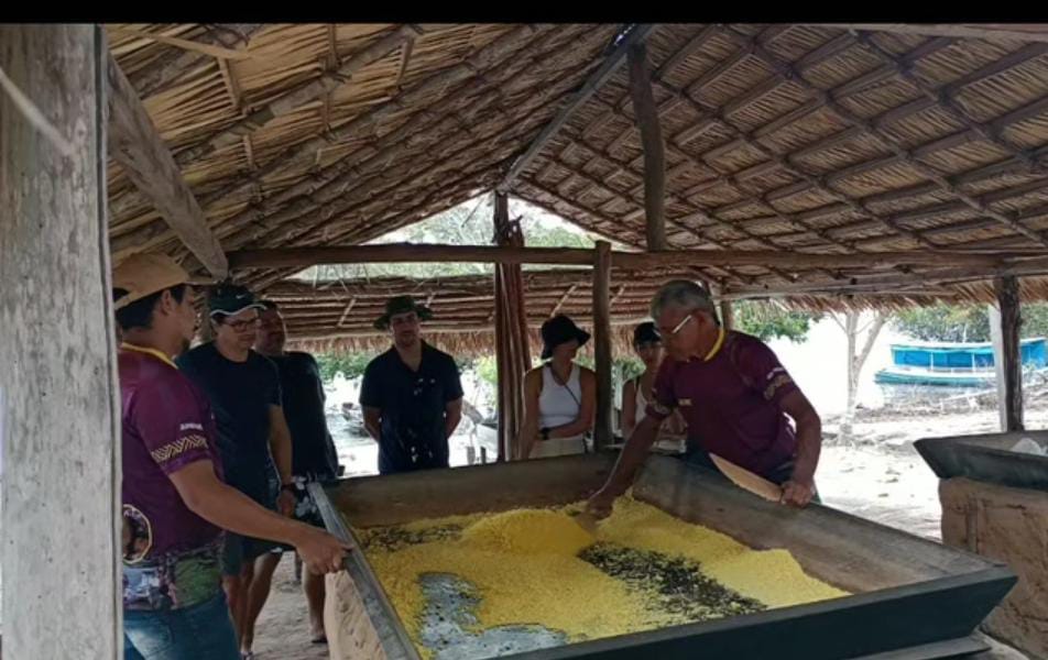 Oficina de farinha na comunidade